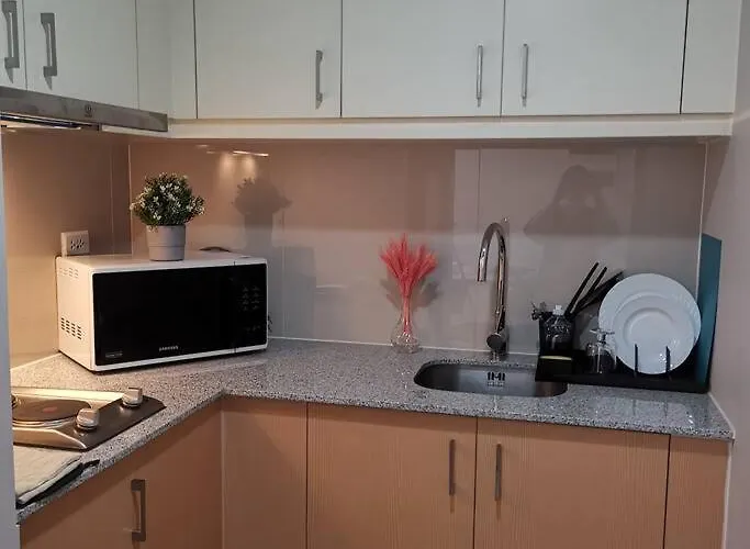 Newpointesuites 2 Uptown Bgc * Manila